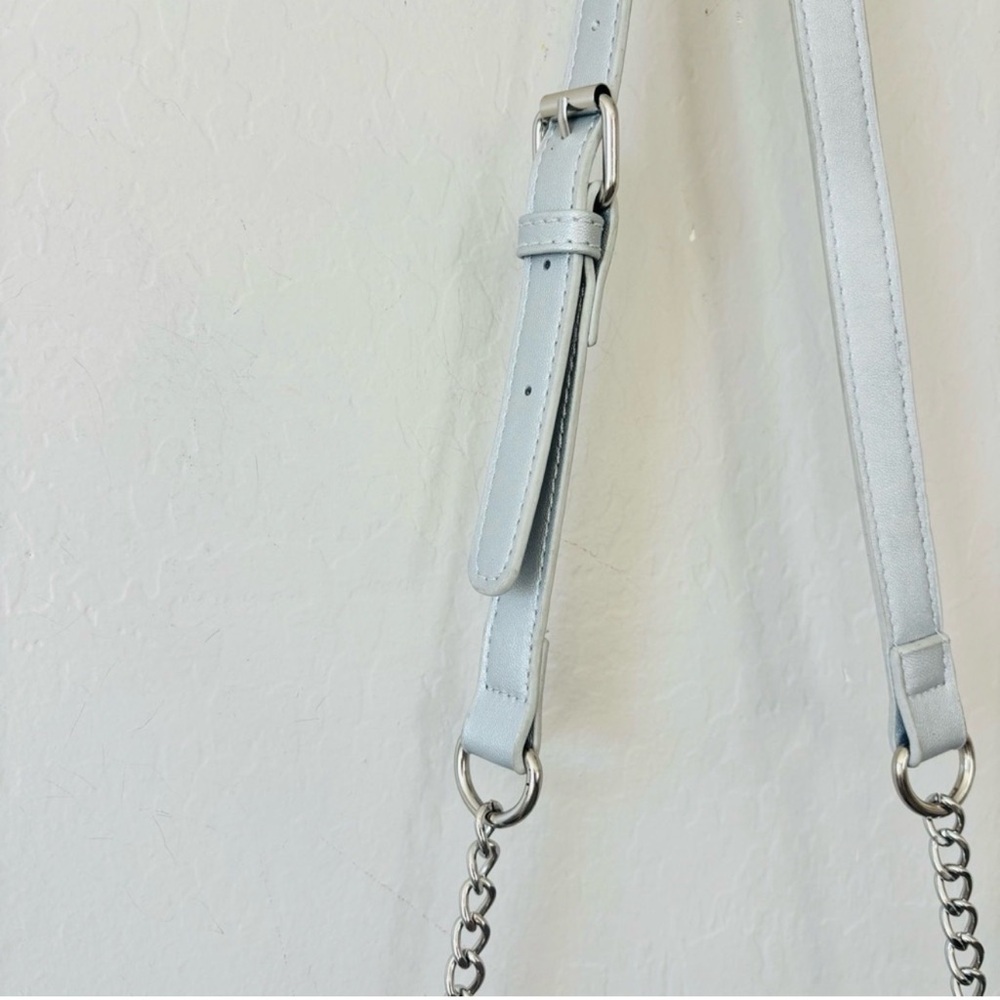 Badgley Mischka Metallic Silver Quilted Crossbody Bag with Chain Strap/NWT - Picture 7 of 8
